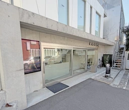 ≪明治神宮前駅 徒歩4分｜1階路面・66.11㎡｜業種相談≫※重飲食不可外観