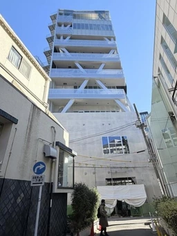 ≪明治神宮前駅 徒歩1分｜3階・126.67㎡｜飲食相談可≫