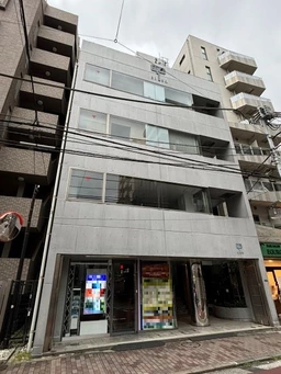 徒歩10分圏内で4駅5沿線利用可能な立地!商店街の中心に位置しておりランチ環境も充実!外観