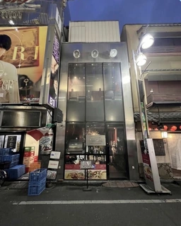 ⭐︎⭐︎新宿5分 歌舞伎町1階路面店！2棟一括貸し！ガラス張りで視認性良好！【何業も可】⭐︎⭐︎外観