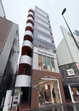 明治神宮前〈原宿〉駅 徒歩3分 明治通り沿い 8F店舗 【飲食不可】