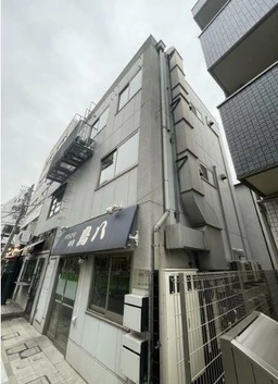 初台駅南口 徒歩1分／飲食店多いエリア／初台緑道沿いで視認性良好／焼鳥店居抜き物件【重飲食可】外観