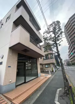 【お花茶屋】約90㎡の広々1階路面店！レイアウト自由なスケルトン店舗。視認性良好で多業種に対応！諸条件も応相談外観