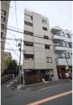【早稲田駅徒歩7分】大学隣接の角立地で注目度抜群！新規内装張替済みの広々23坪店舗！各種サロンや物販店に最適