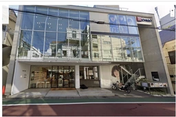 自由が丘駅徒歩４分！学園通り沿いの路面店舗です！１階のみ、地下１階のみなどフロア分割も可能！外観