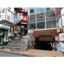 【居抜き（焼肉弁当販売店 ）/重飲食可】大久保駅 徒歩1分 1F ★