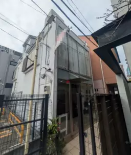 明治神宮前〈原宿〉駅 徒歩5分 造作無償 1F〜2F一棟貸し 美容室居抜き物件 【軽飲食可】
