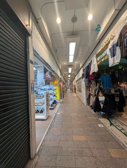 🚆高架下商店街｜１階路面店18坪・2階16坪・3階16坪