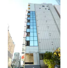 【注目立地！】西新宿駅 徒歩3分 1F スケルトン物件 ★外観
