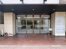 堺東駅 徒歩3分 1階路面店 大通り沿い 【何業も可（給排水引込系は要相談）】外観