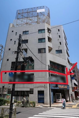 ◆池尻大橋駅徒歩４分◆国道246号沿い・交差点角地！◆美容室居抜き◆飲食店ご相談可◆スケルトン引渡し応相談外観
