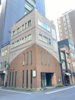 京橋駅 徒歩3分 骨董通り1階路面店 【飲食不可】外観