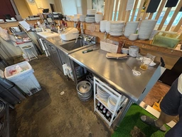 西代駅 徒歩1分 2F 現況:レストラン 飲食居抜き物件外観