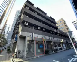 西新宿駅E7出口すぐ!!外観