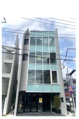 外苑前駅 徒歩9分 1F 【飲食・クリニック・美容サロン・映像スタジオ・事務所】