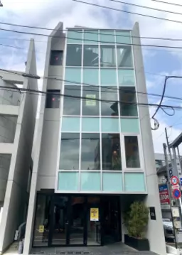 新国立競技場至近!築浅デザイナーズヒル!視認性抜群の路面店!重飲食相談可能!   (賃料：1,980,000円税込）外観