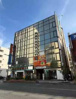 藤沢駅 徒歩4分 　藤沢駅川名線沿い　地下1階外観