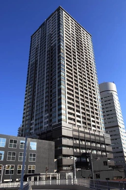 【横浜駅 徒歩4分】 2F 現テナント：美容クリニック　※募集業種はサービス店舗・物販店舗のみ【飲食不可】外観