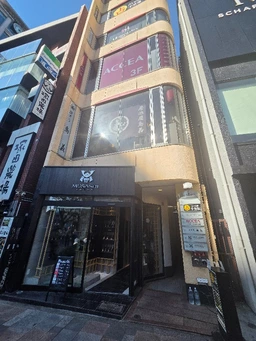 表参道駅 徒歩1分 6F スケルトン物件 【飲食店不可】