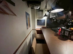 大山駅 徒歩4分 2F 現況:ダイニングバー 飲食居抜き物件 【何業も可】外観