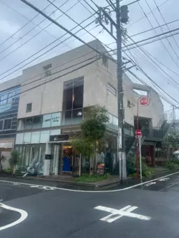 【飲食相談】自由が丘駅 徒歩4分！ テラス付きの3F物件！