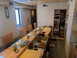 麻布十番駅から徒歩1分！寿司屋の居抜き物件！！