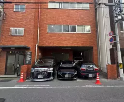 松屋町駅 徒歩9分 御祓筋沿い 1F店舗 【飲食可】外観