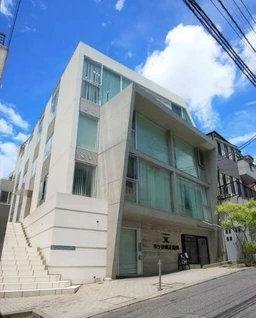 市ケ谷駅 徒歩3分／法政大学市ケ谷田町校舎目の前／住居仕様物件【飲食不可】外観