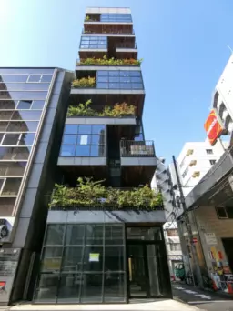 【小川町 徒歩1分】1F ガラス張りの綺麗な外観が特徴的です！業種も幅広くご相談可能。ぜひお問い合わせ下さい（重飲食◎）