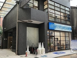荏原中延駅徒歩１分！人気商店街「中延スキップロード」入口に位置する好立地の店舗事務所！メゾネットタイプ外観