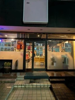 北習志野駅 徒歩4分／京成線の線路沿い路面店【飲食相談】外観