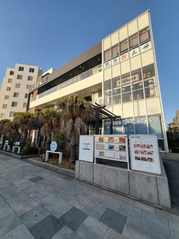 【重飲食可】小田急江ノ島線「片瀬江ノ島」駅から徒歩5分！『新江ノ島水族館』の向かい