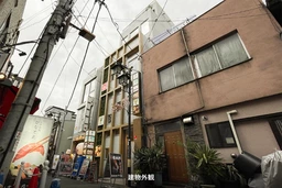 浅草駅2分！仲見世商店街から西へ一本入った雷門柳小路沿いの物件です。外観