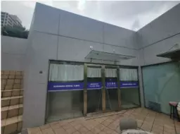【世田谷区深沢♪】約116㎡の広々としたスケルトン店舗、隠れ家的なサロンや地域密着型のクリニックやオフィスとして最適外観