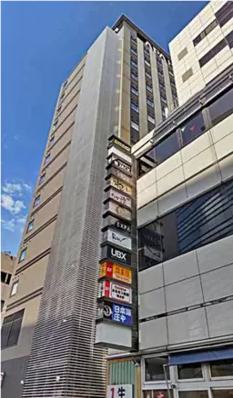 最寄り駅北口から徒歩1分 カフェ、コンビニ、ホテルが近隣にある利便性の高いエリア外観