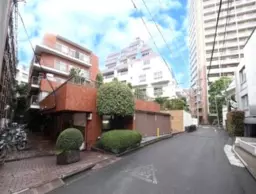 ■北参道駅 徒歩7分 1F スケルトン物件 【業種相談】
