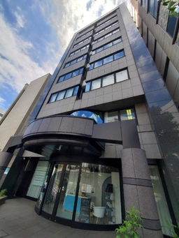 【サービス店舗相談】完全フリーレント4ヶ月、専有部に男女別トイレ給湯室有り、天井高2600mm、1フロア1テナント！