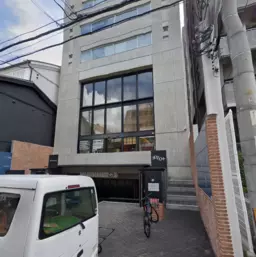 半地下店舗外観