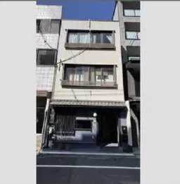 西洞院三条通に面す外観