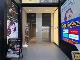 心斎橋駅 徒歩4分 心斎橋筋商店街沿い 4階ワンフロア スケルトン渡し 【業種相談（飲食不可）】
