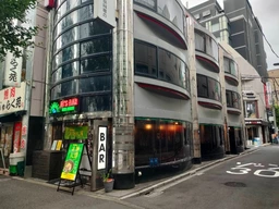 神保町駅 徒歩4分◆大学や専門学校も多いエリア◆サービス店舗に最適◆軽飲食程度相談可◆袖看板要相談◆外観