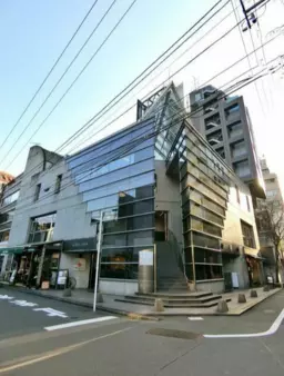 表参道駅 徒歩5分 B1F≪B号室≫ 美容室・理容室居抜き物件 【美容室・理容室募集】外観
