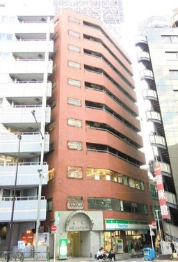 新宿駅新南口徒歩1分！明治通り沿い10階・角部屋 【飲食不可】