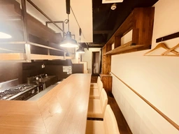 大山駅 徒歩4分 2F 現況:ダイニングバー 飲食居抜き物件 【何業も可】