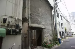 三田駅 徒歩6分 1F〜2F 戸建て物件 【飲食可(重飲食不可)】土日・祝日利用可/デザイナーズ/ 外装改装相談