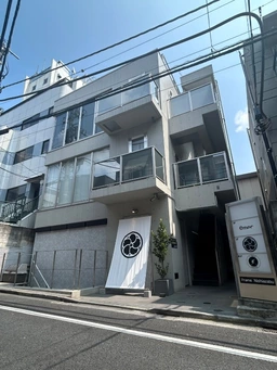 【重飲食可】六本木駅 徒歩8分！ 2F和食店舗居抜き物件！外観