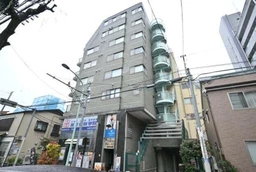 千駄木駅近く　エアコン等残置　サービス店舗跡外観