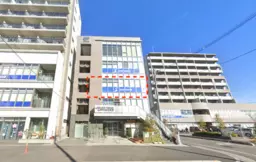 【北戸田駅東口１分】３階８６坪、事務所仕様。ガラス面サイン掲出相談可能。飲食不可外観