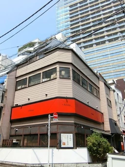 六本木駅徒歩1分｜メゾネットタイプの店舗・事務所　民泊相談可