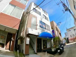 【重飲食OK・礼金なし】鶴巻温泉駅徒歩3分！1フロア1テナントの路面店舗スペース！外観